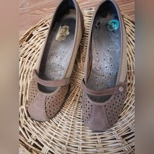 Skechers brown leather maryjane ballet flat sneakers size 8